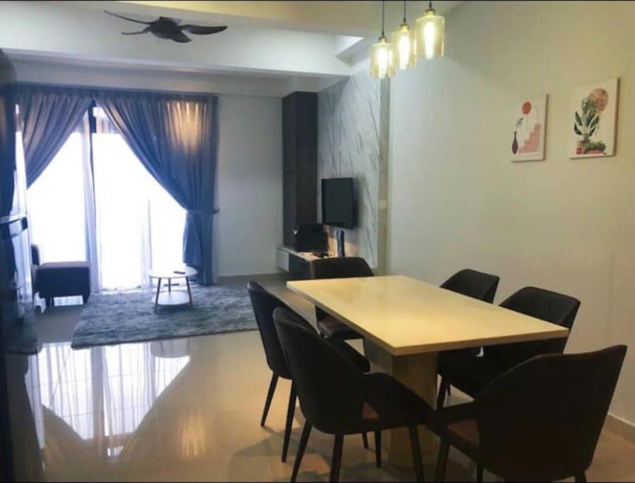 One Team At Iskandar Medini ヌサジャヤ エクステリア 写真